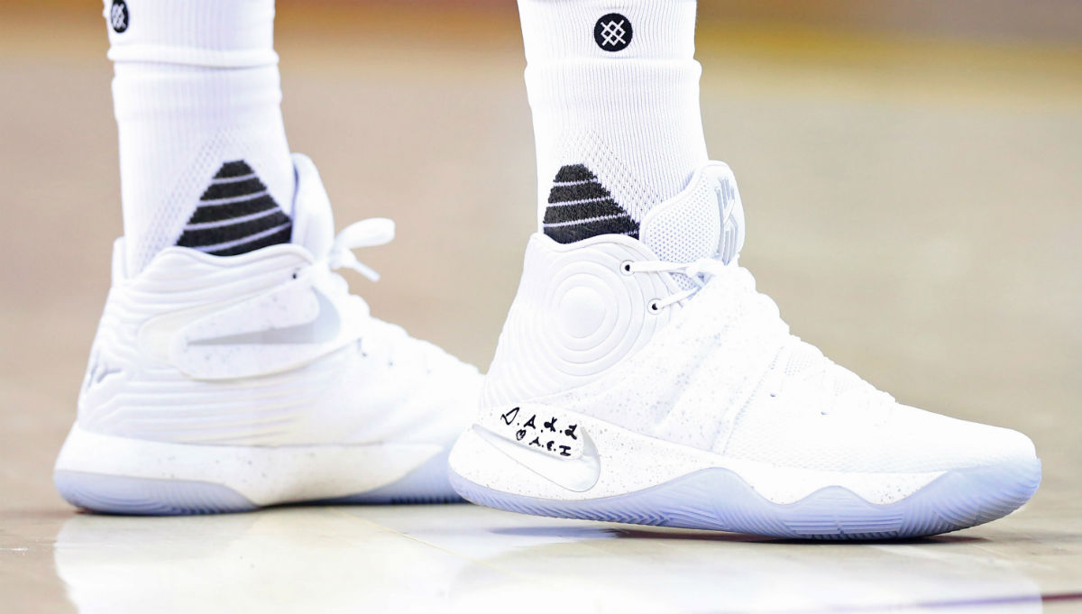 kyrie irving shoes 3 white