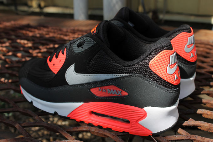 Nike Air Max 90 Essential 