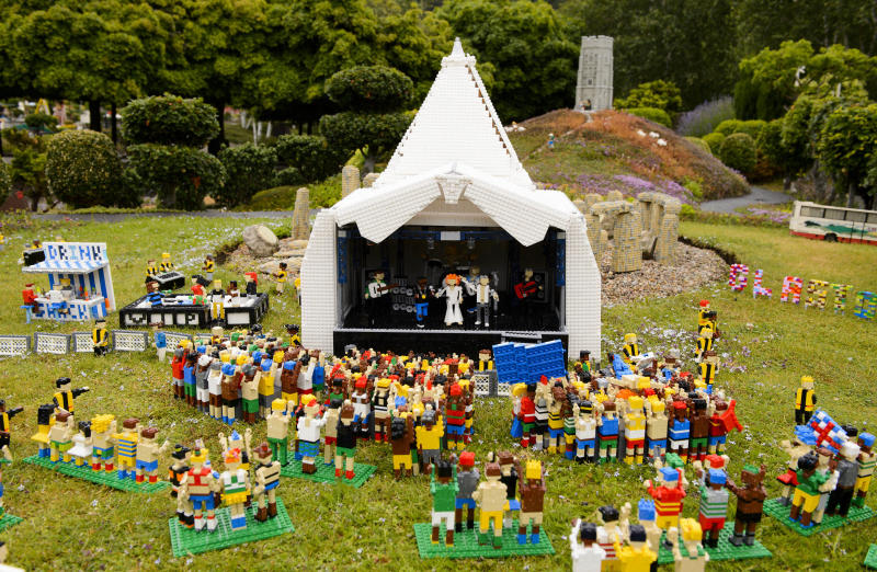 Lego Yeezy 'Pyramid Stage'