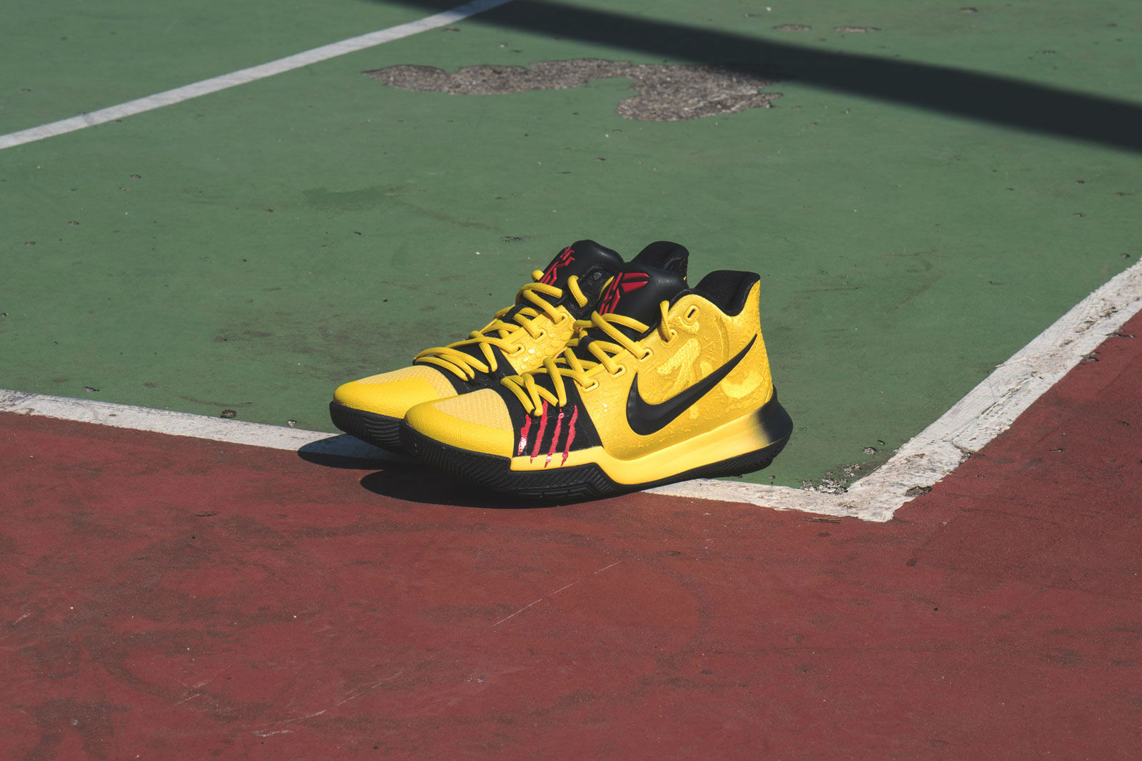 bruce lee kyrie 3 price