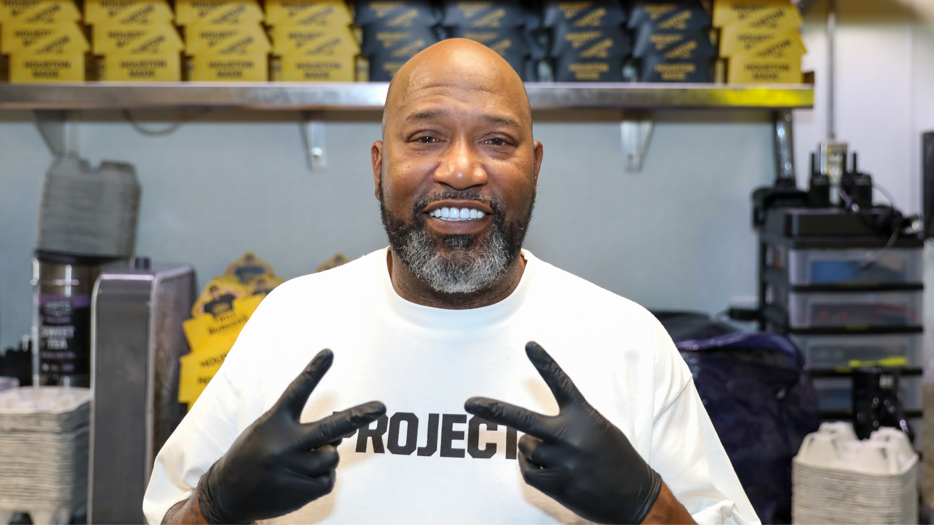 Bun B serving food.