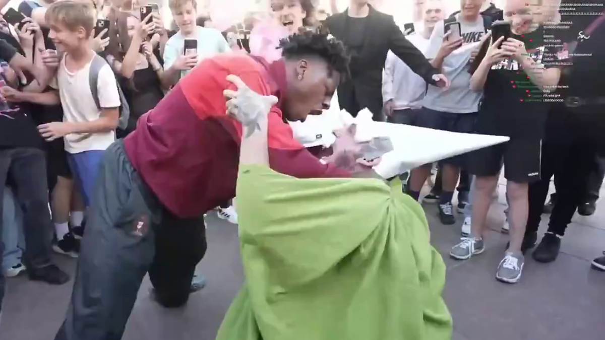 iShowSpeed and viral sensation Crawly wrestle in front of a crowd