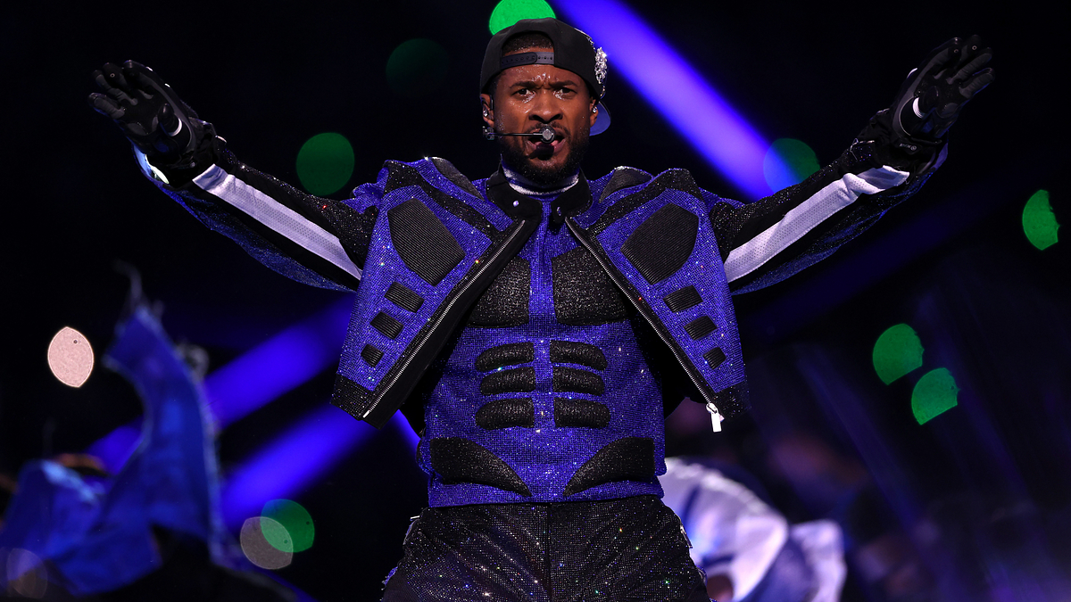 usher performing at super bowl