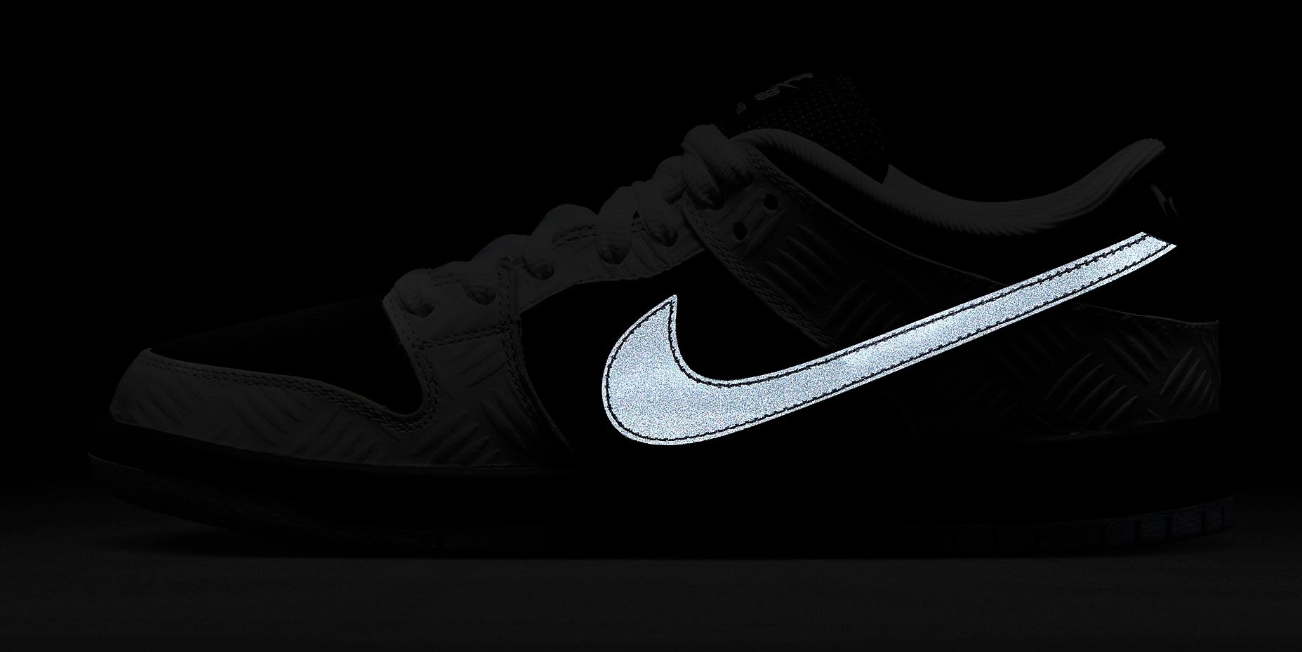 最終値下げ　TIGHTBOOTH×Nike SB Dunk TIGHTBOOTH Nike SB Dunk Low FD2629-100 Release Info | Hypebeast