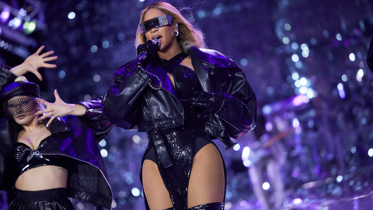 beyonce on the stage