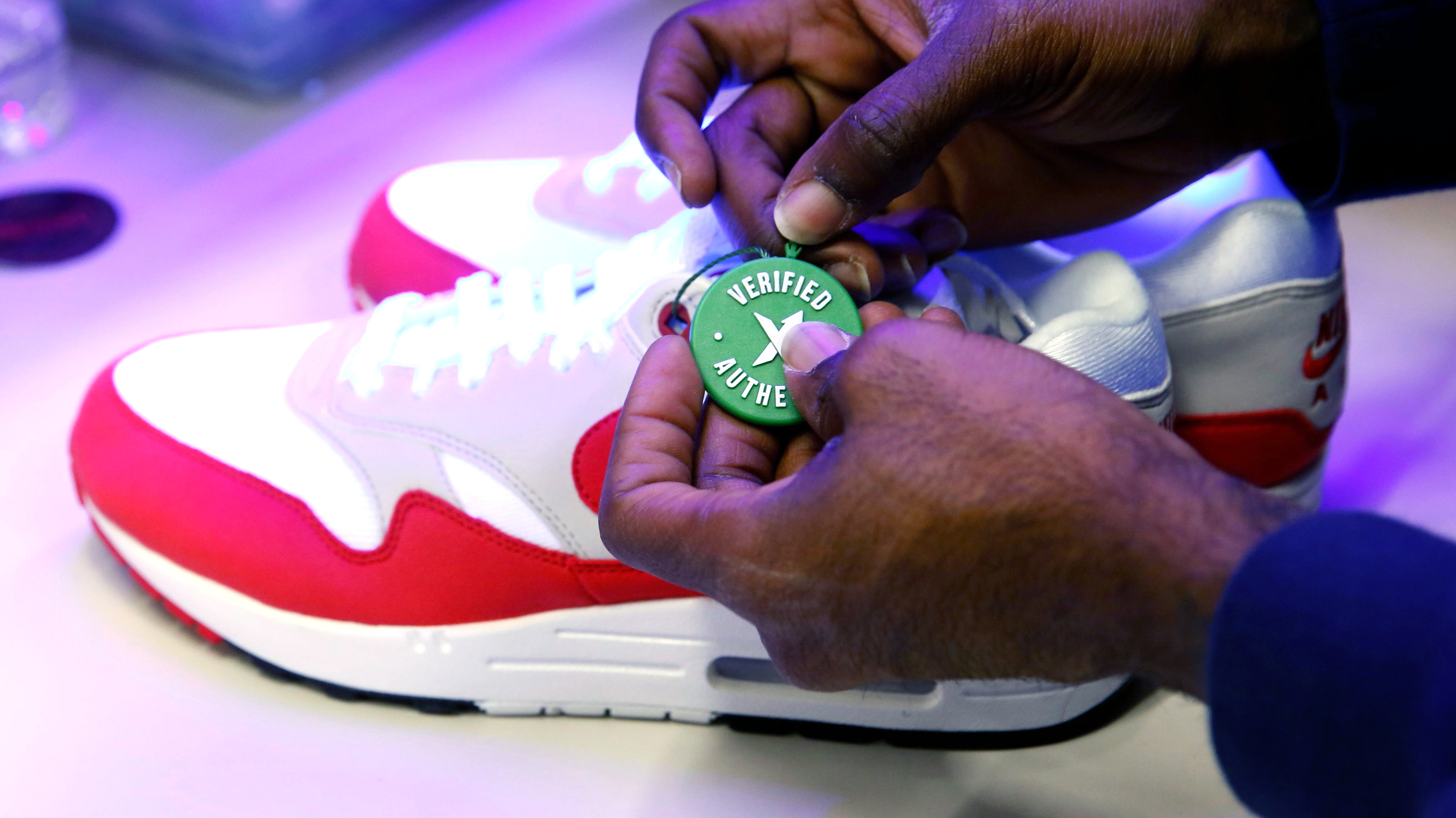 Nike Air Max 1 StockX Tag