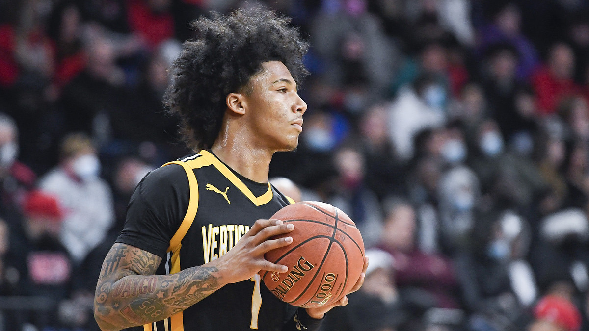 Mikey Williams on the court
