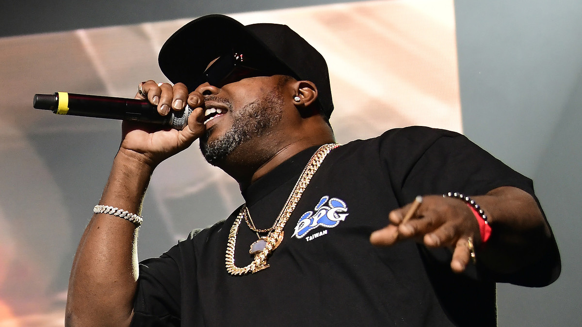 Daz Dillinger performs during the V101.1 Holiday Jam at Golden 1 Center in 2021