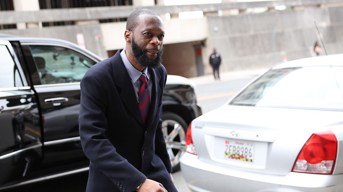 Pras is seen walking into courtroom