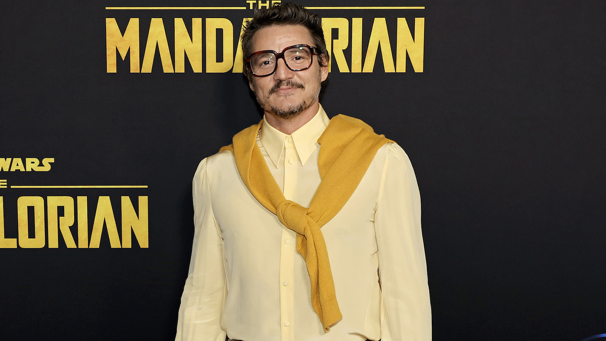 Pedro Pascal attends premiere of 'The Mandalorian'