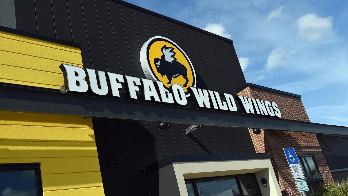 BWW sued over boneless wings