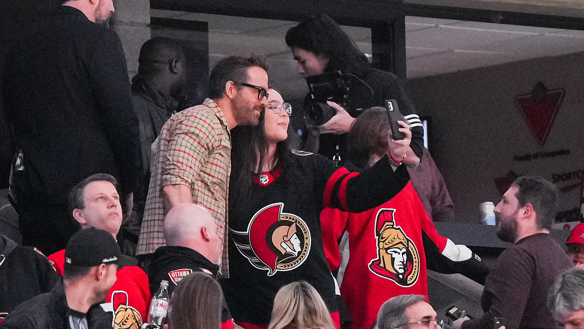 Ryan Reynolds at Ottawa Senators game