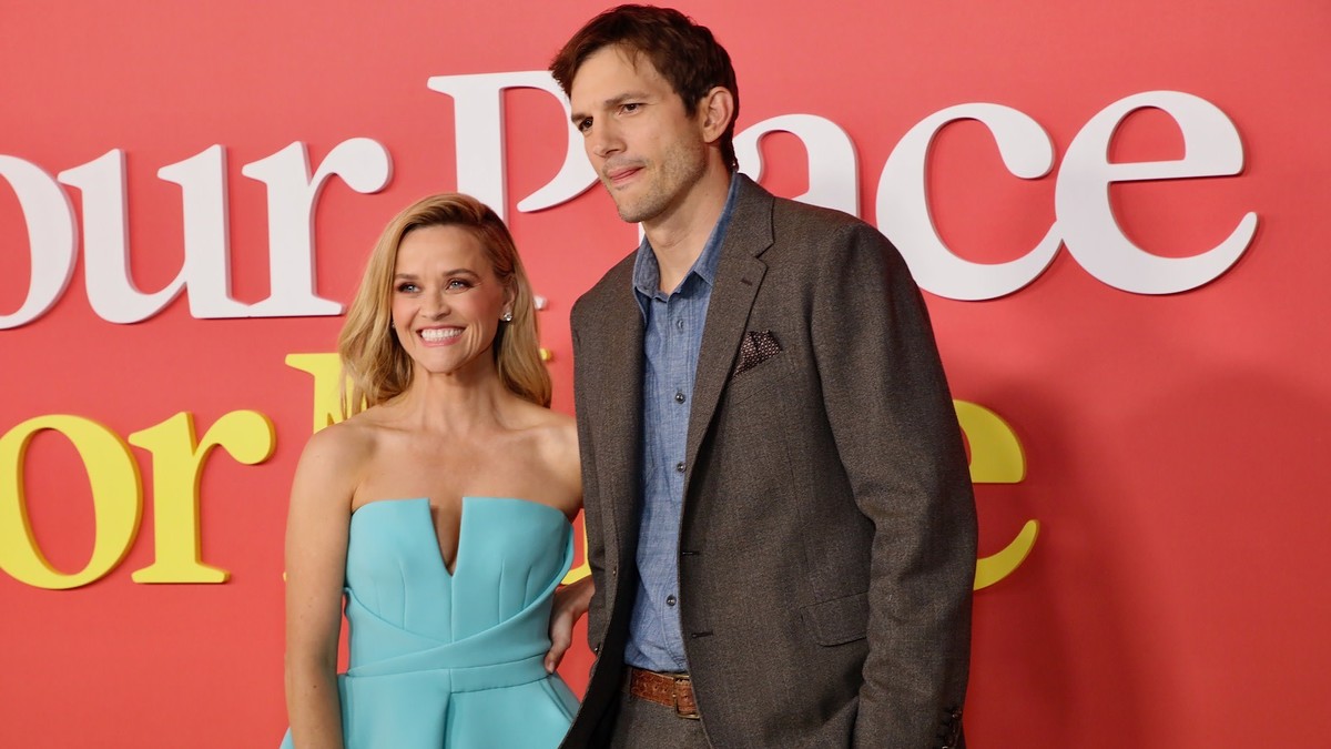 red carpet photo of kutcher and reese