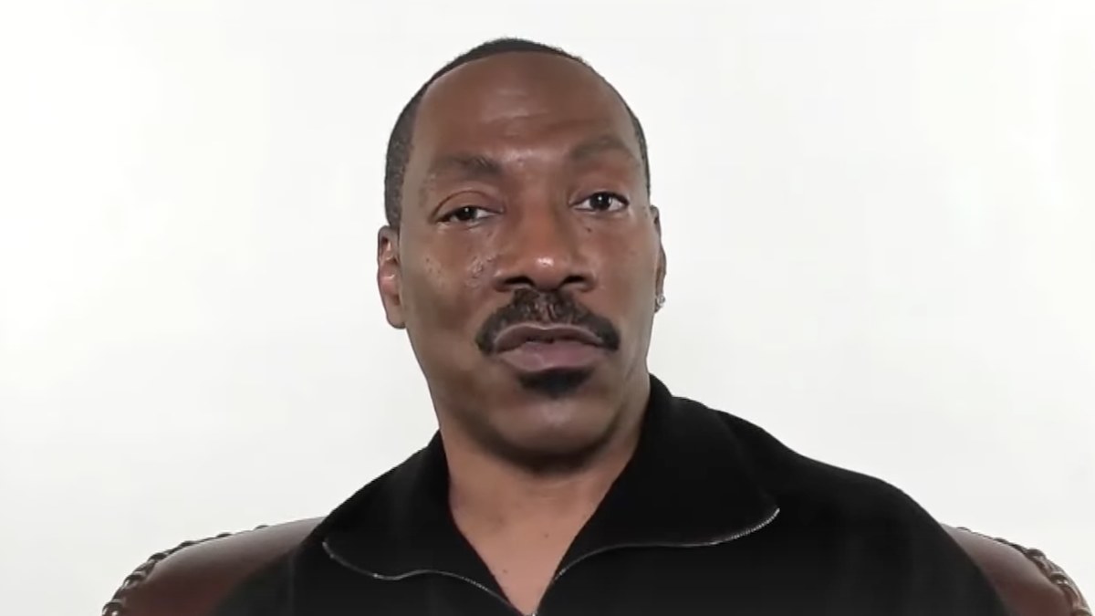 Eddie Murphy appears on Etalk