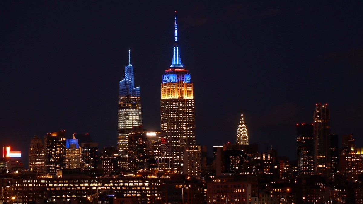 empire state building lights green
