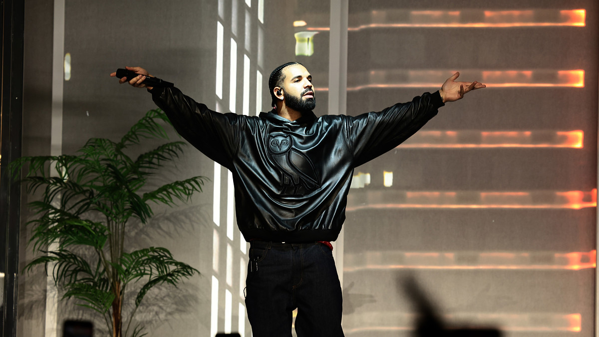 Drake Live at the apollo theatre