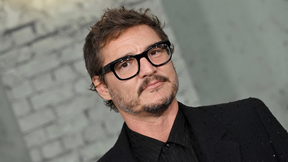Pedro Pascal hosts Saturday Night Live