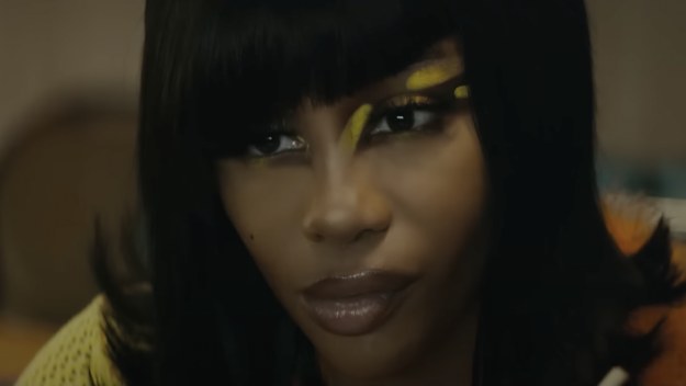 SZA in her new video for SHIRT