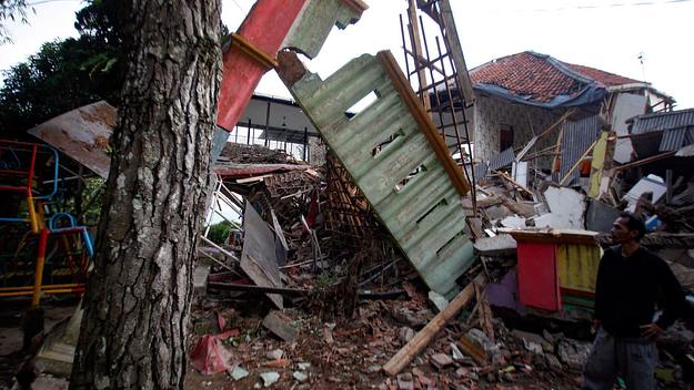 5.6-magnitude earthquake hits Indonesia