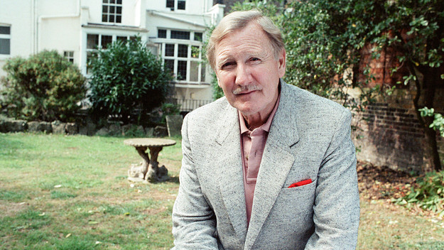 Leslie Phillips photographed in 1989