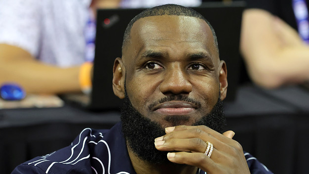LeBron James of the Los Angeles Lakers attends a game between the Lakers and the Phoenix Suns