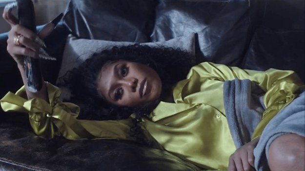 Muni Long shown in her new video for 'Pain'