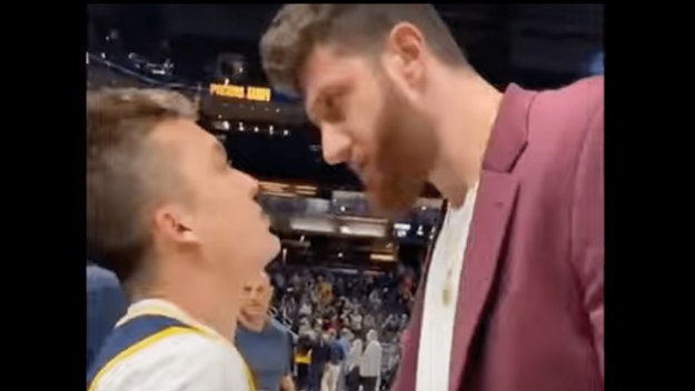 Trail Blazers' Jusuf Nurkik tosses fan's phone