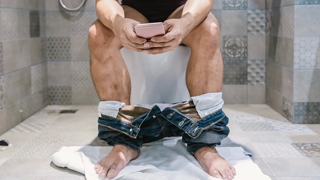 REACTS to BIdet company tweets 'You could win $10K if you send us your post-big game poop on Super Bowel Monday. Bonus points if you tell us what food it used to be