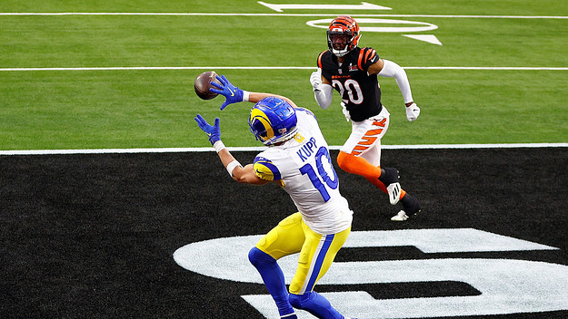 Cooper Kupp #10 of the Los Angeles Rams makes a touchdown catch over Eli Apple.