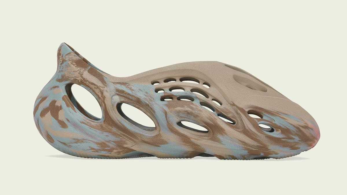 Adidas Yeezy Foam Runner 'Mx Sand Grey' GY3969 Lateral