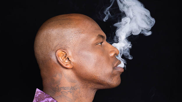 Ex-NBA Player Al Harrington smoking weed