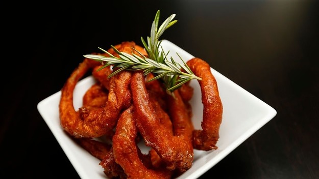 Onion Rings (credit: Aric Crabb / Bay Area News Group / MediaNews Group / Getty Images)