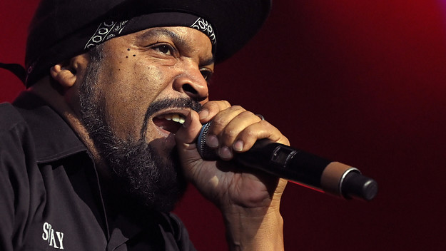 photo of Ice Cube on the Mic
