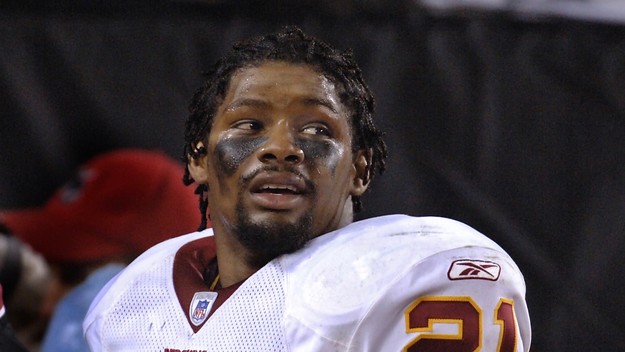 Washington Redskins safety Sean Taylor leaves the field