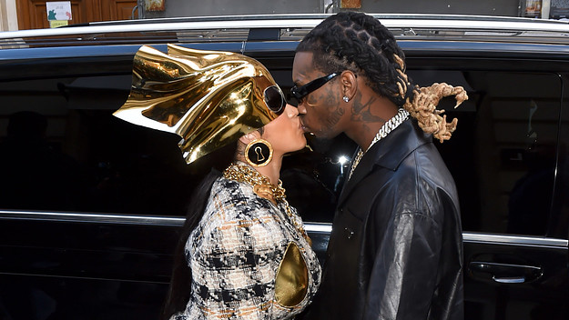 Cardi and Offset kissing in Paris