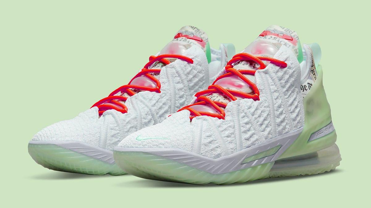 Diana Taurasi x Nike LeBron 18 PE CQ9283-401 Pair
