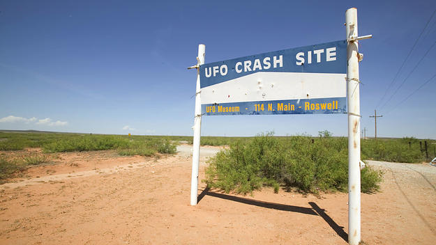 A sign commemorating the alleged UFO crash at Roswell.