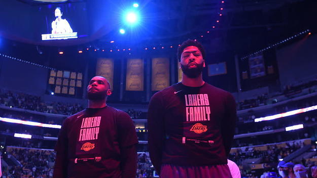 LeBron James Anthony Davis Lakers Suns Banners 2021