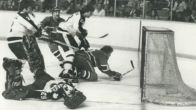 Toronto Maple Leafs and Montreal Canadiens face each other in 1979 playoffs