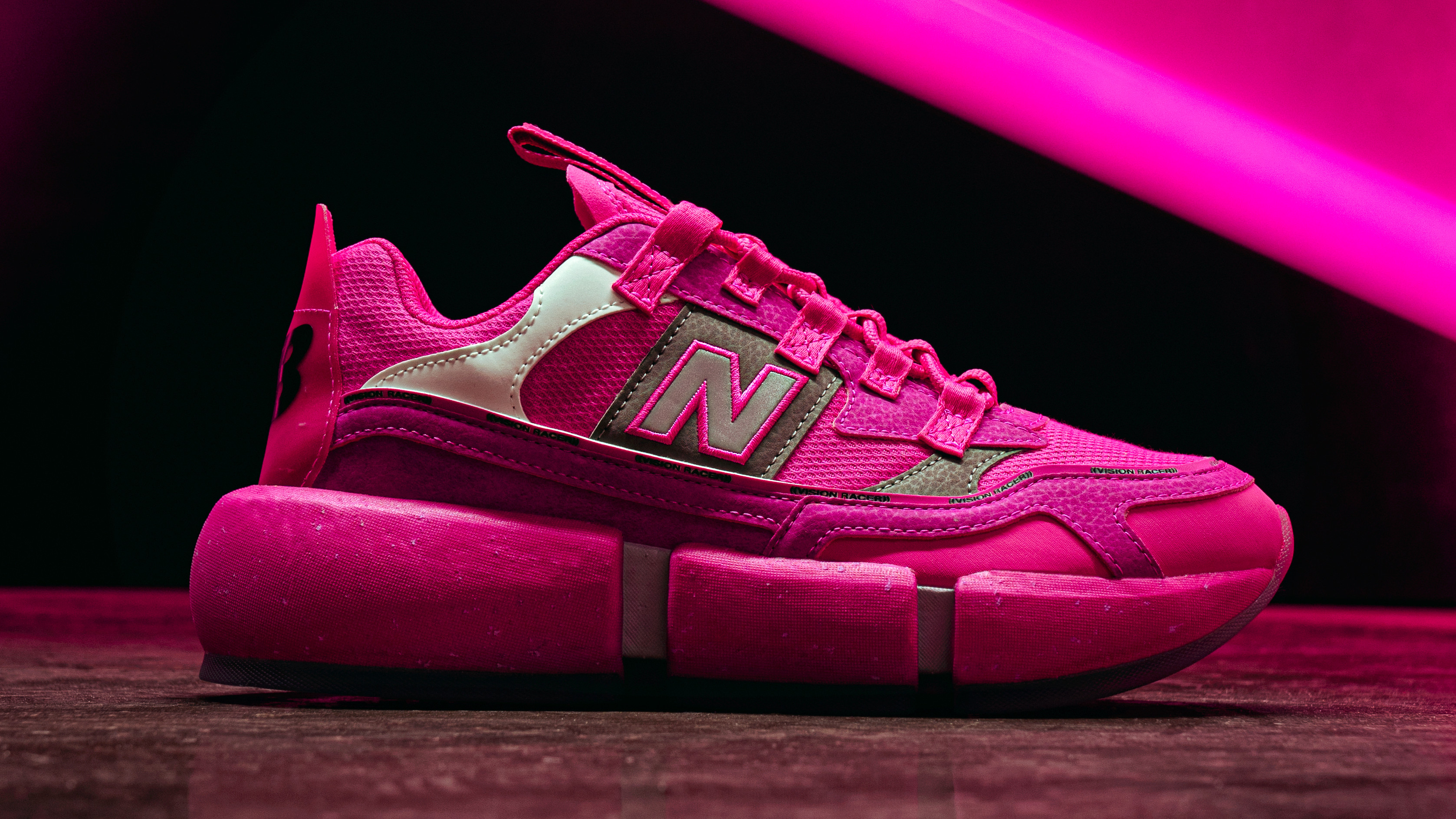 Hot pink new balance hotsell