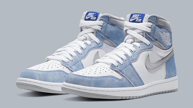 Air Jordan 1 Retro High OG 'Hyper Royal' 555088 402 Pair