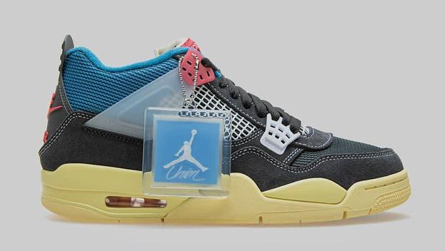 Union Air Jordan 4 Retro 'Off Noir' DC9533 001 Lateral