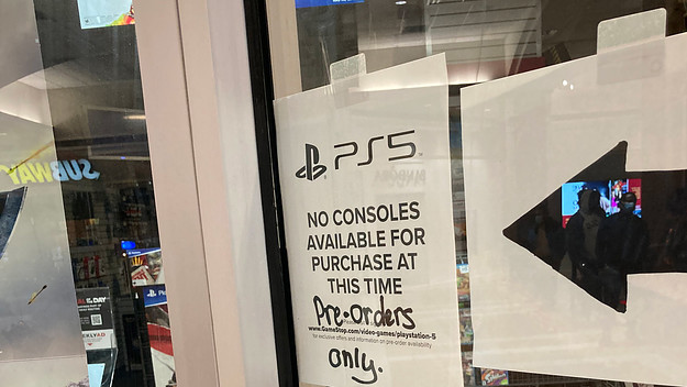 PlayStation 5 release night sign