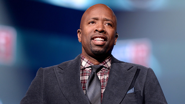 Kenny Smith speaks onstage as Fall Out Boy takes the stage.