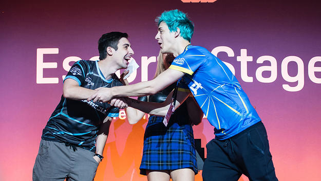 Ninja and Shroud shake hands.