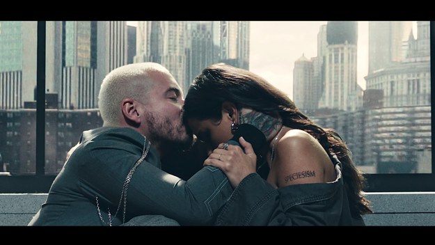 J Balvin "Gris" video