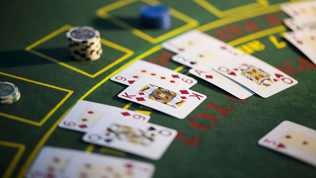 poker table