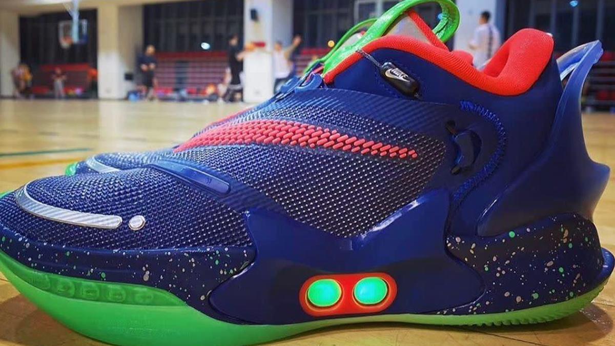 Planet of Hoops' Nike Adapt BB 2.0 Surfaces
