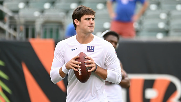 Daniel Jones #8 of the New York Giants