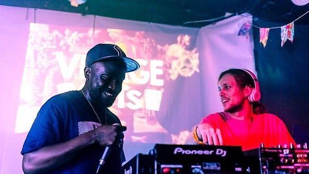 The Busy Twist & Tre